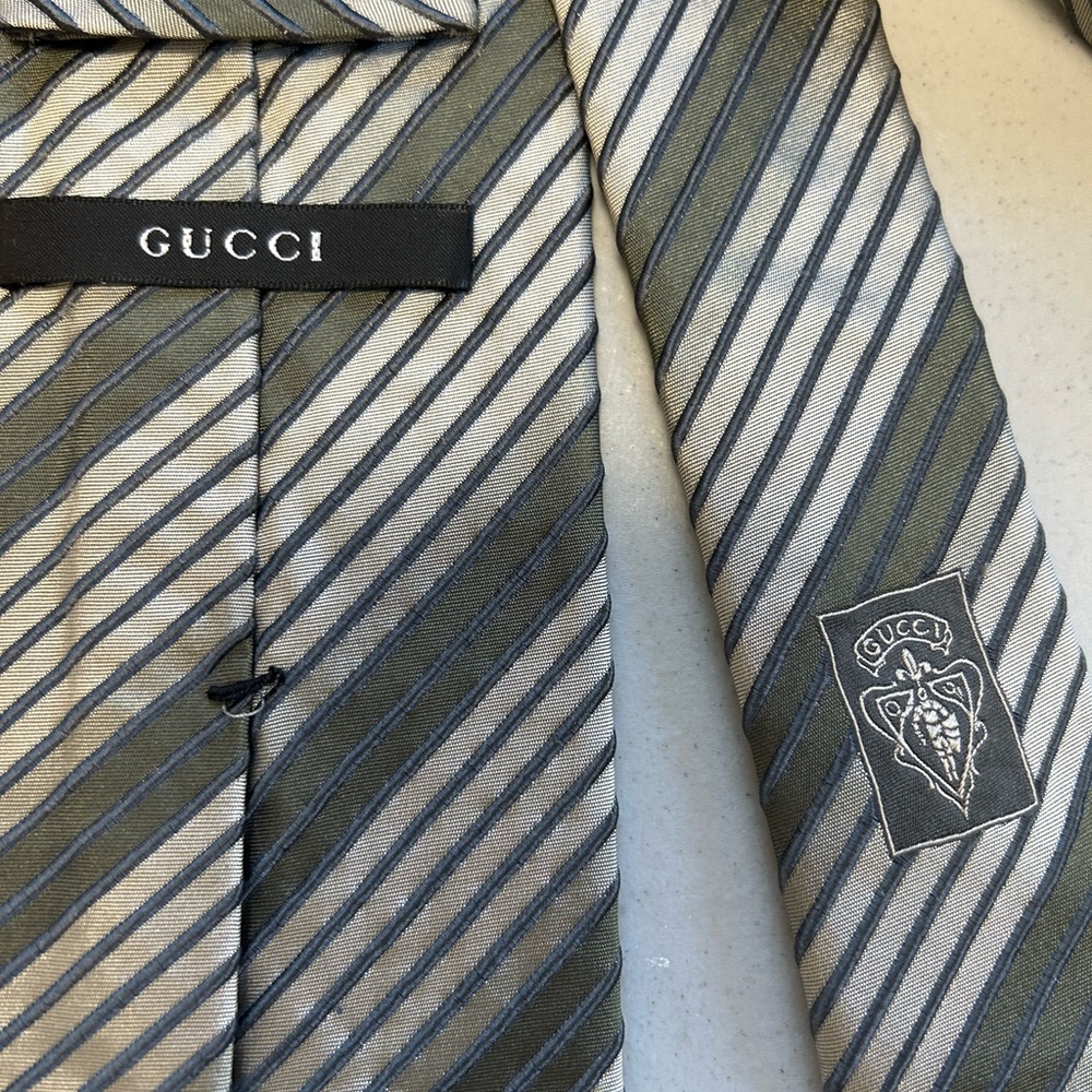 Gucci tie beautiful condition